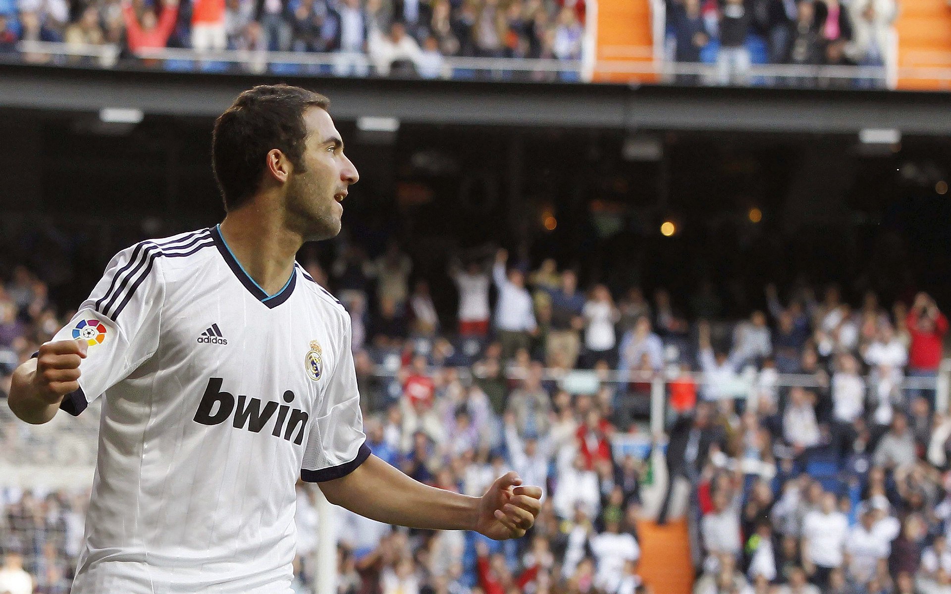 水球攻防转换吉尔吉斯斯坦节奏明快，吉尔吉斯斯坦球星